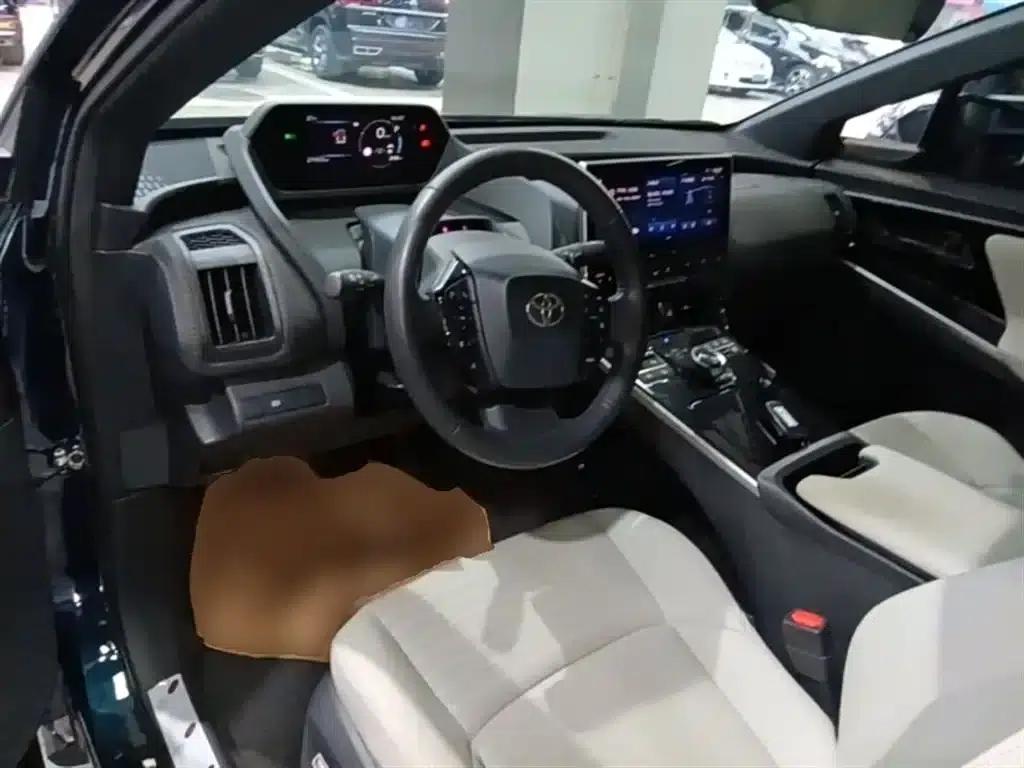 FAW Toyota bZ4X 2022 All-Wheel Drive High-Performance PRO Edition — миниатюра 10