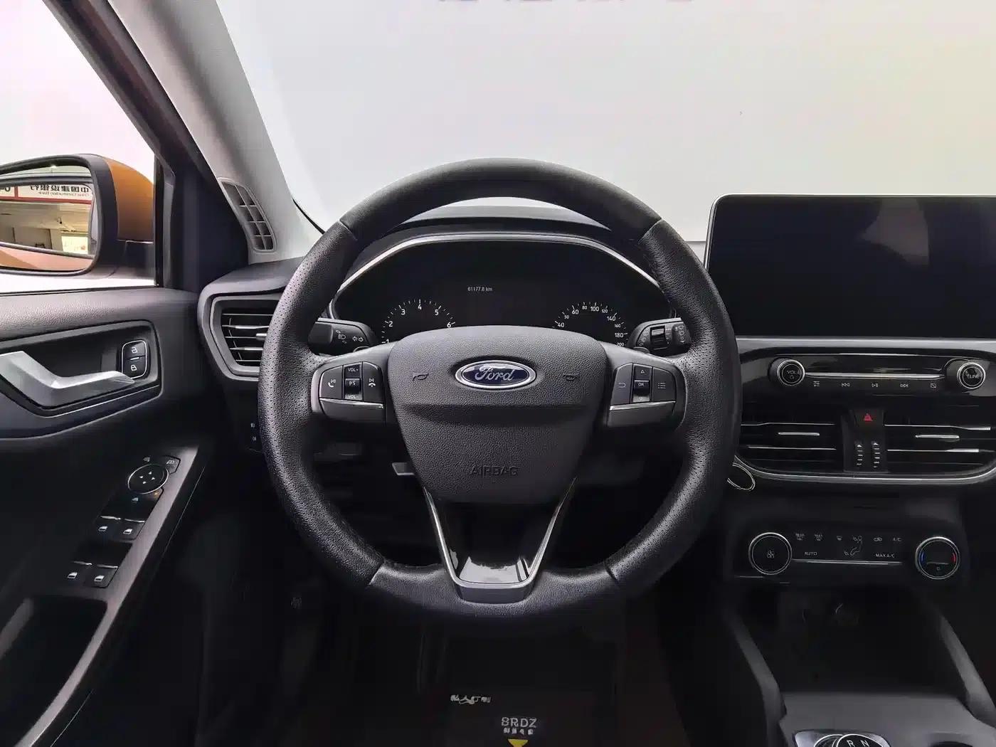 Ford Focus Active 2020 EcoBoost 180 Automatic Trend Edition — миниатюра 15