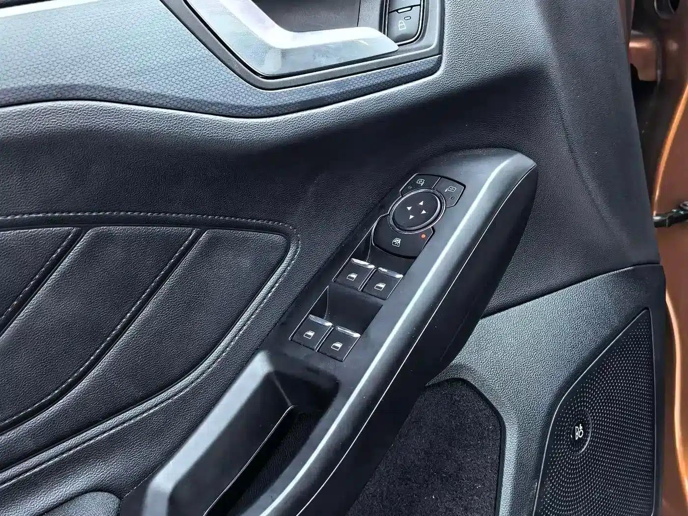 Ford Focus Active 2020 EcoBoost 180 Automatic Trend Edition — миниатюра 27