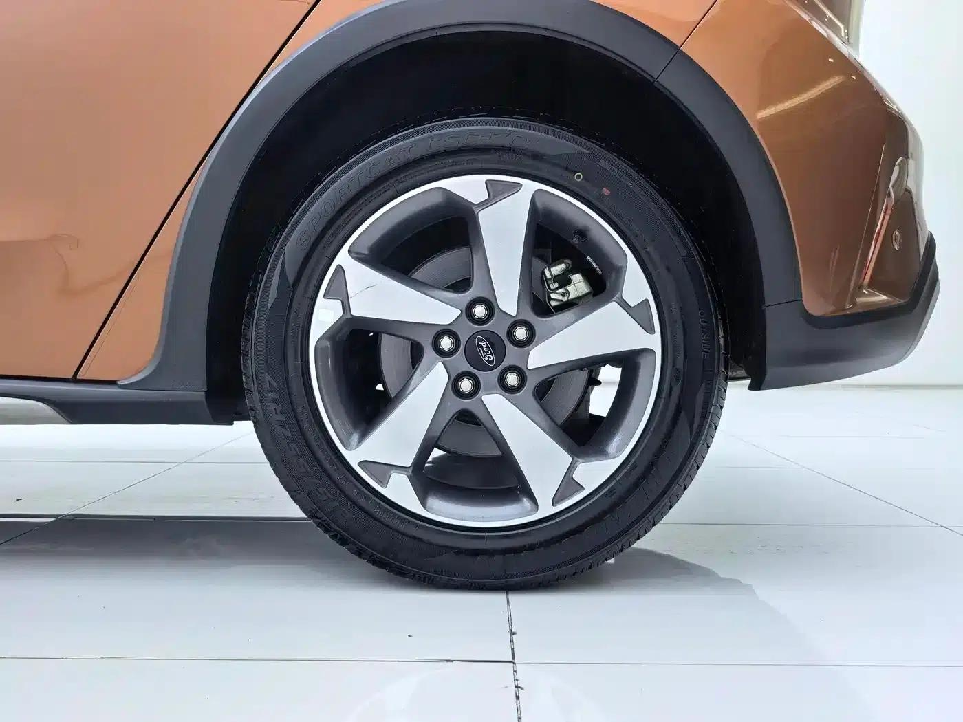 Ford Focus Active 2020 EcoBoost 180 Automatic Trend Edition — миниатюра 28
