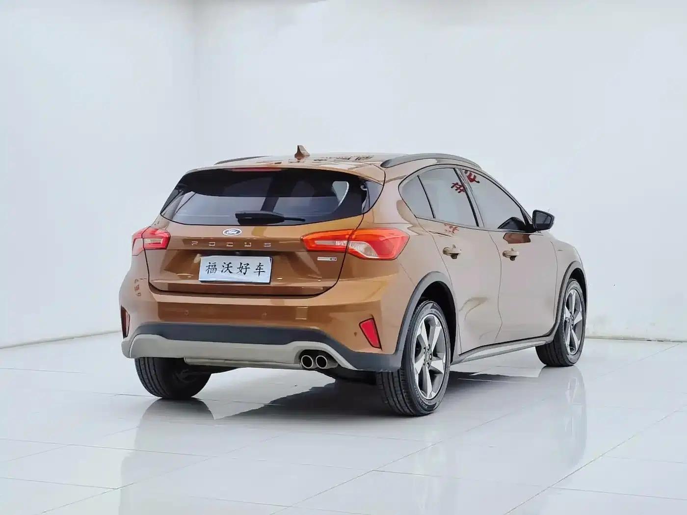 Ford Focus Active 2020 EcoBoost 180 Automatic Trend Edition — миниатюра 32