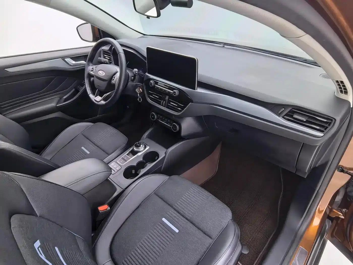 Ford Focus Active 2020 EcoBoost 180 Automatic Trend Edition — миниатюра 7