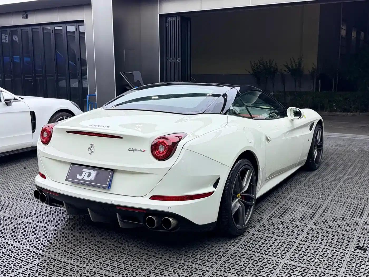 California T 2015 3.9T Standard Model — миниатюра 2