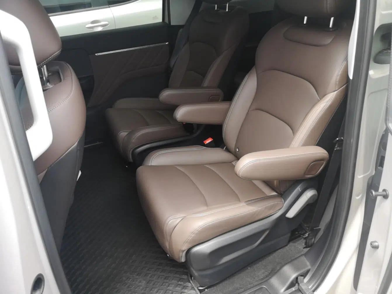 Wuling Starlight 730 2025 Model Plug-in Hybrid 125km Luxury Edition — миниатюра 20