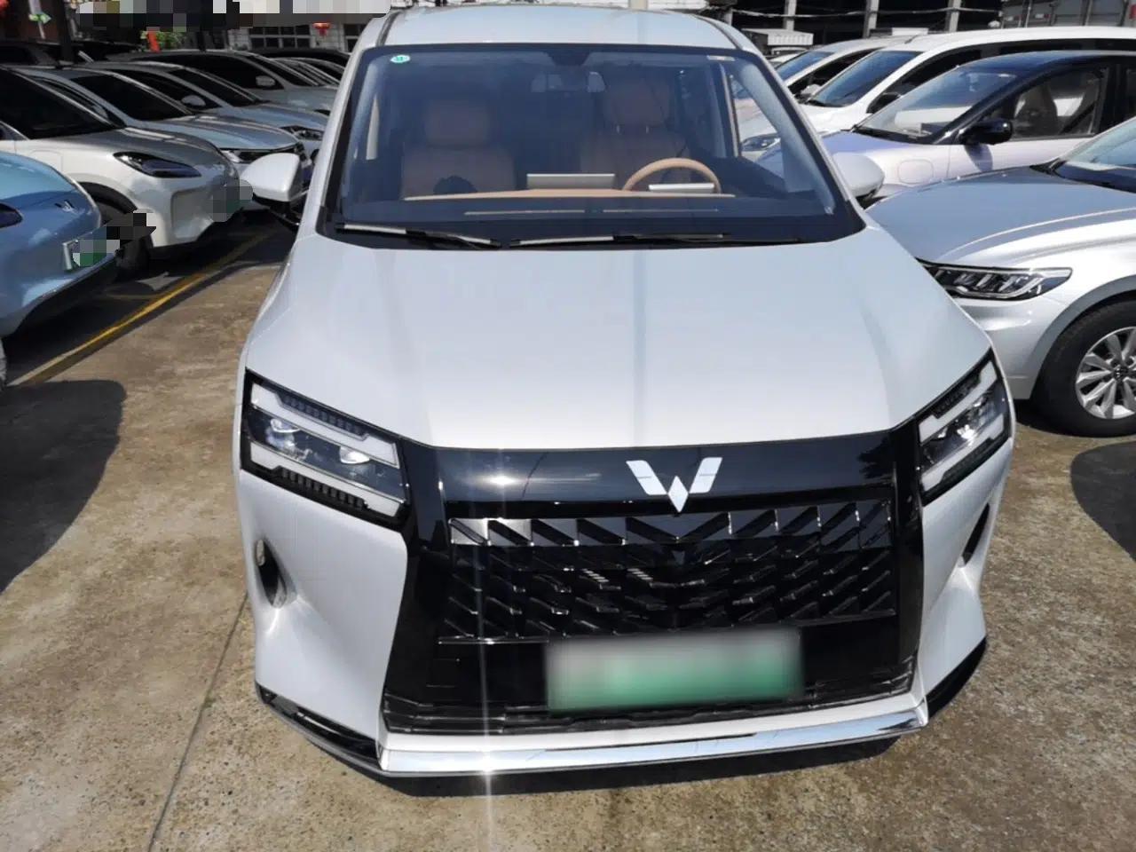 Wuling Starlight 730 2025 Model Plug-in Hybrid 125km Luxury Edition — миниатюра 2