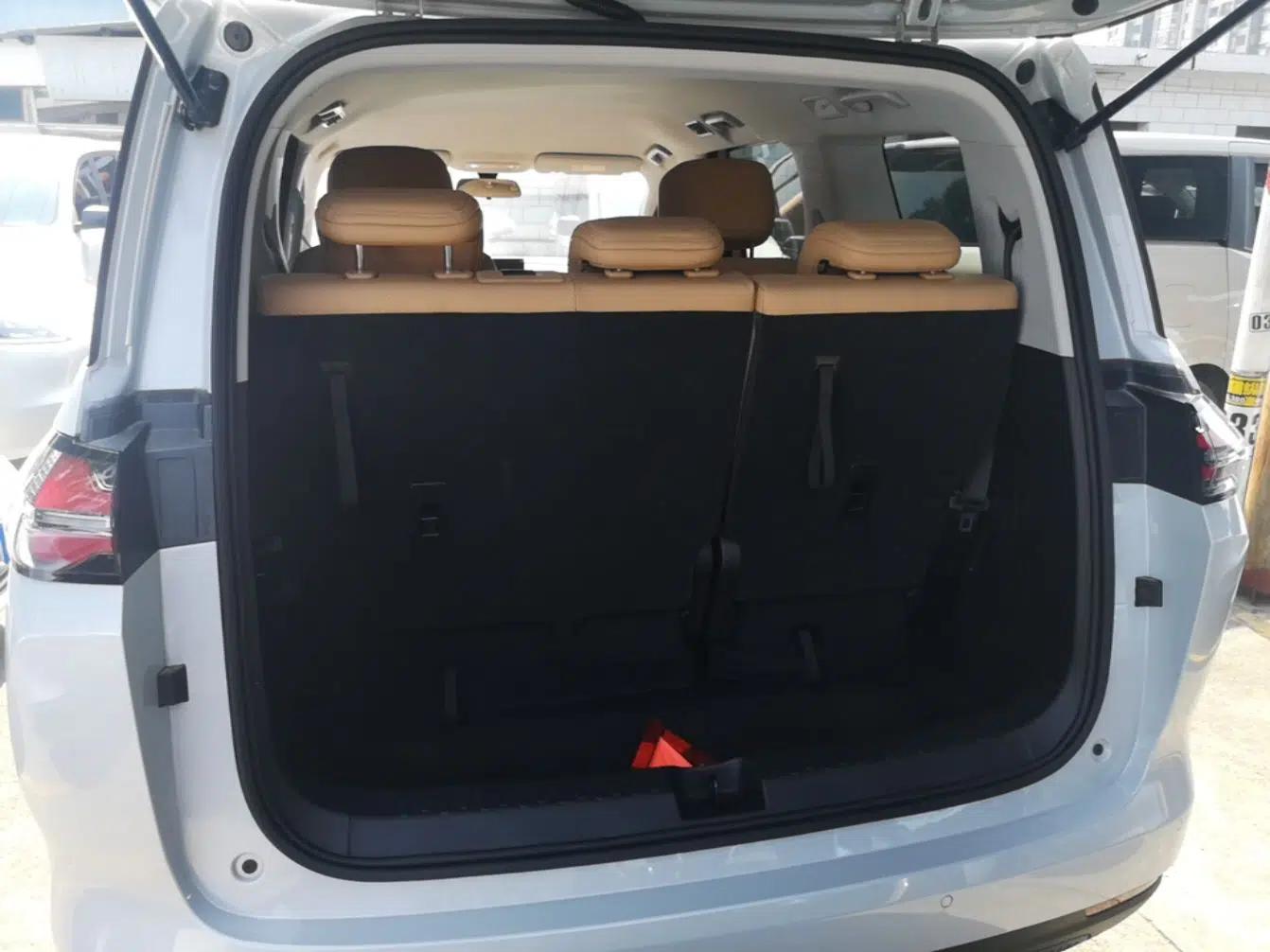 Wuling Starlight 730 2025 Model Plug-in Hybrid 125km Luxury Edition — миниатюра 22