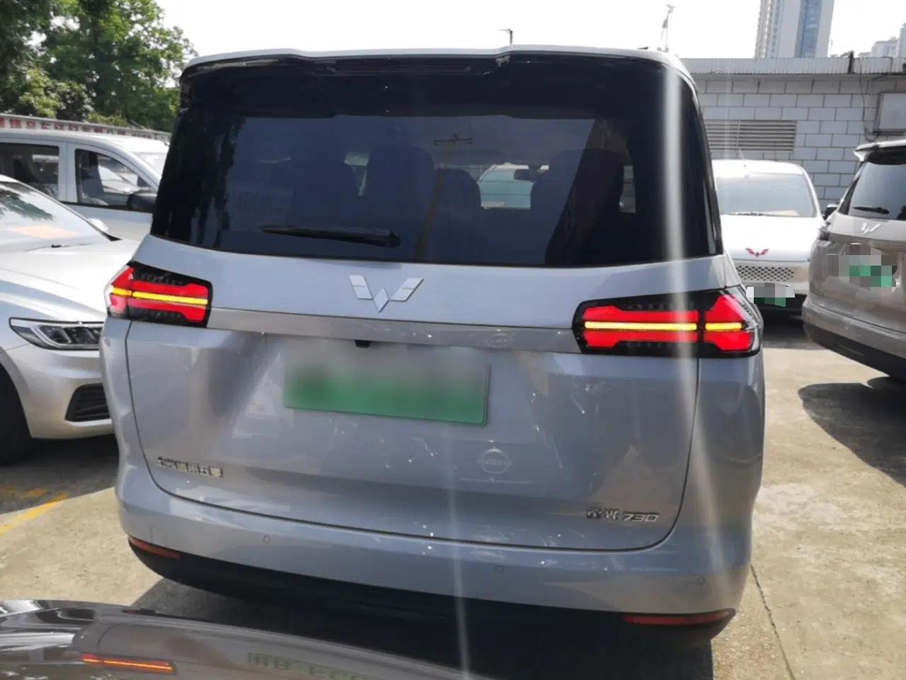 Wuling Starlight 730 2025 Model Plug-in Hybrid 125km Luxury Edition — миниатюра 5