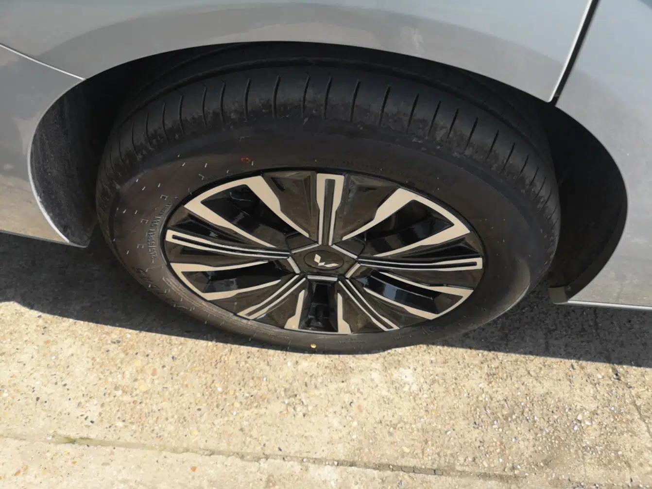 Wuling Starlight 730 2025 Model Plug-in Hybrid 125km Luxury Edition — миниатюра 10