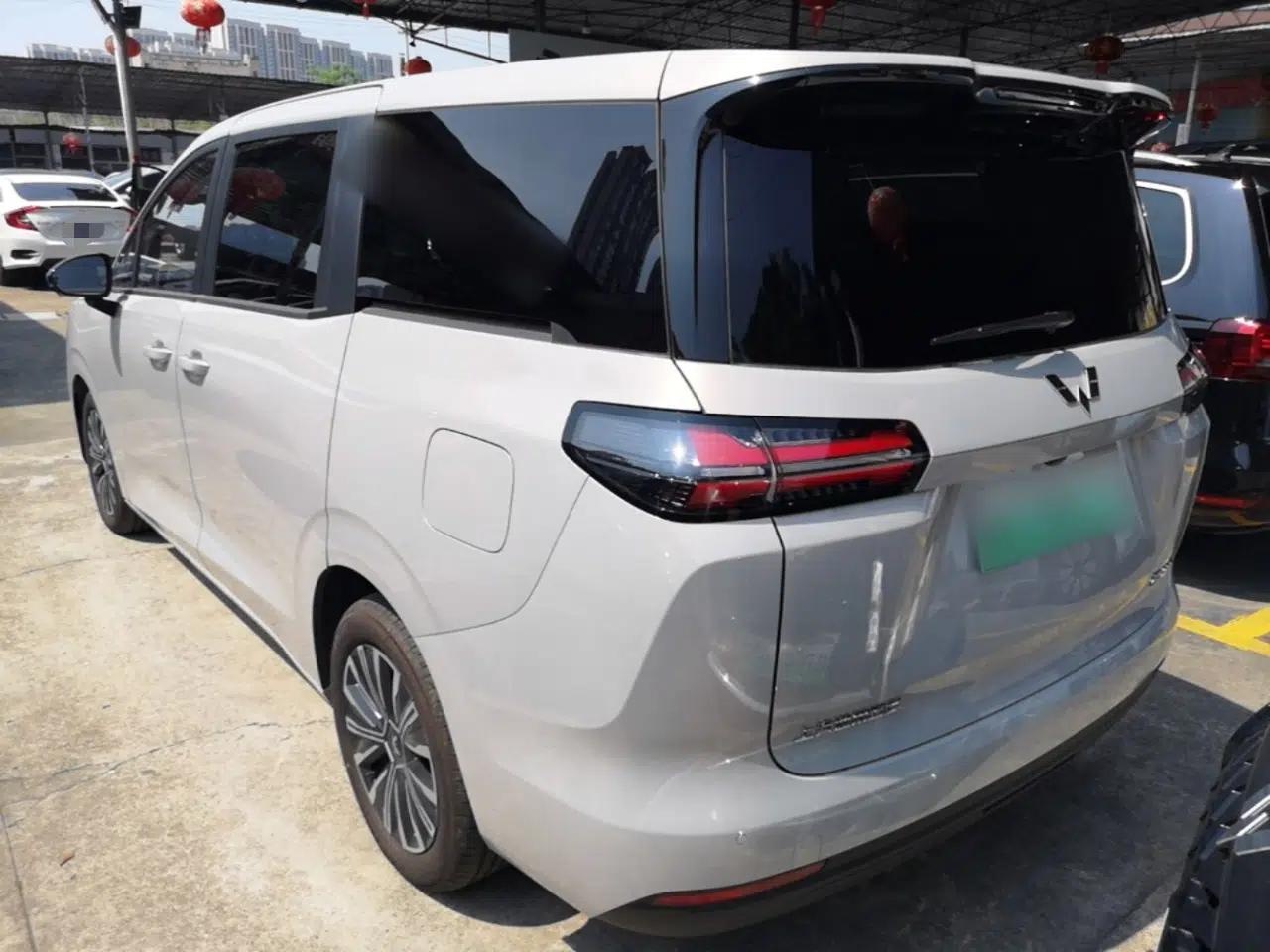 Wuling Starlight 730 2025 Model Plug-in Hybrid 125km Luxury Edition — миниатюра 4