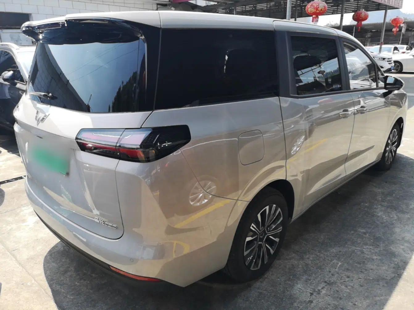 Wuling Starlight 730 2025 Model Plug-in Hybrid 125km Luxury Edition — миниатюра 6