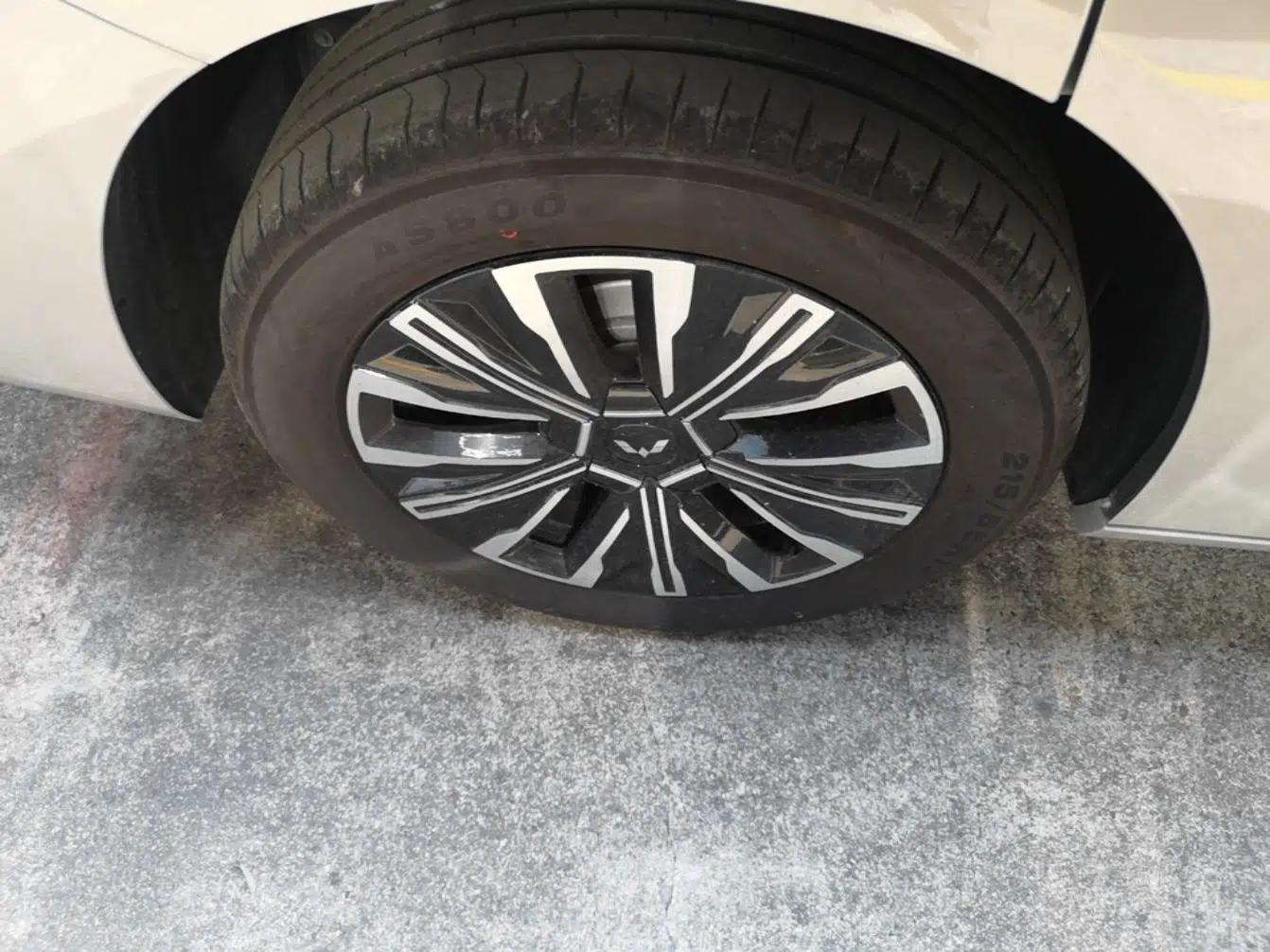 Wuling Starlight 730 2025 Model Plug-in Hybrid 125km Luxury Edition — миниатюра 10