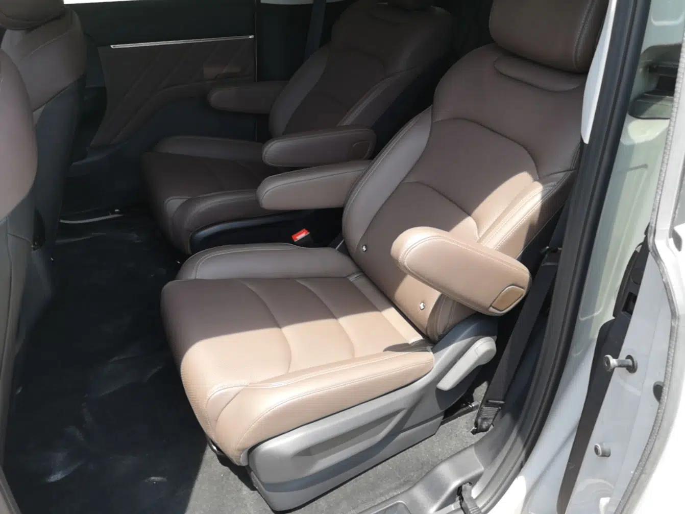 Wuling Starlight 730 2025 Model Plug-in Hybrid 125km Luxury Edition — миниатюра 20