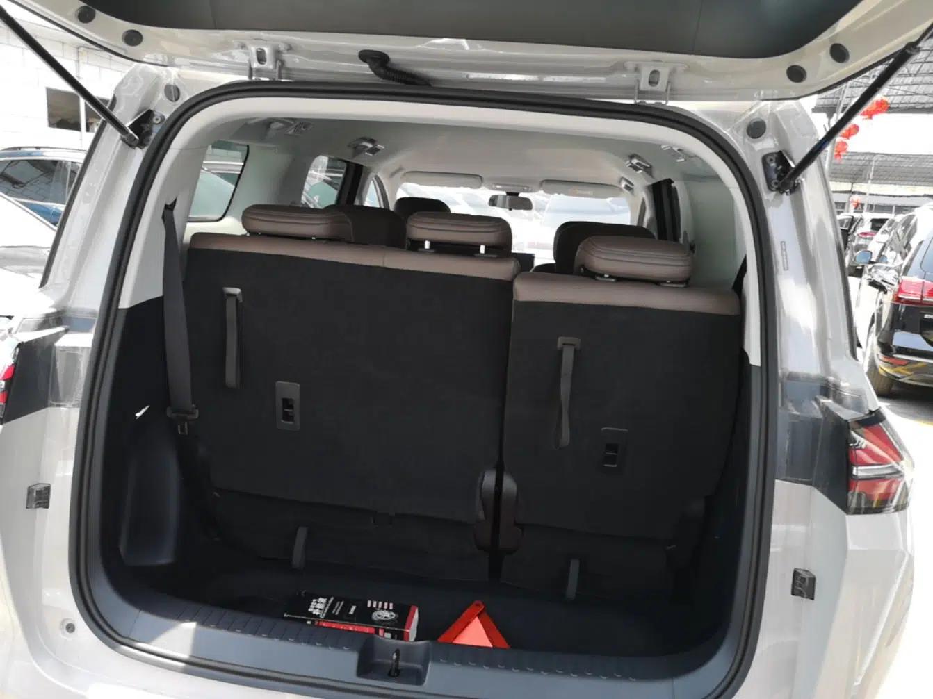 Wuling Starlight 730 2025 Model Plug-in Hybrid 125km Luxury Edition — миниатюра 22