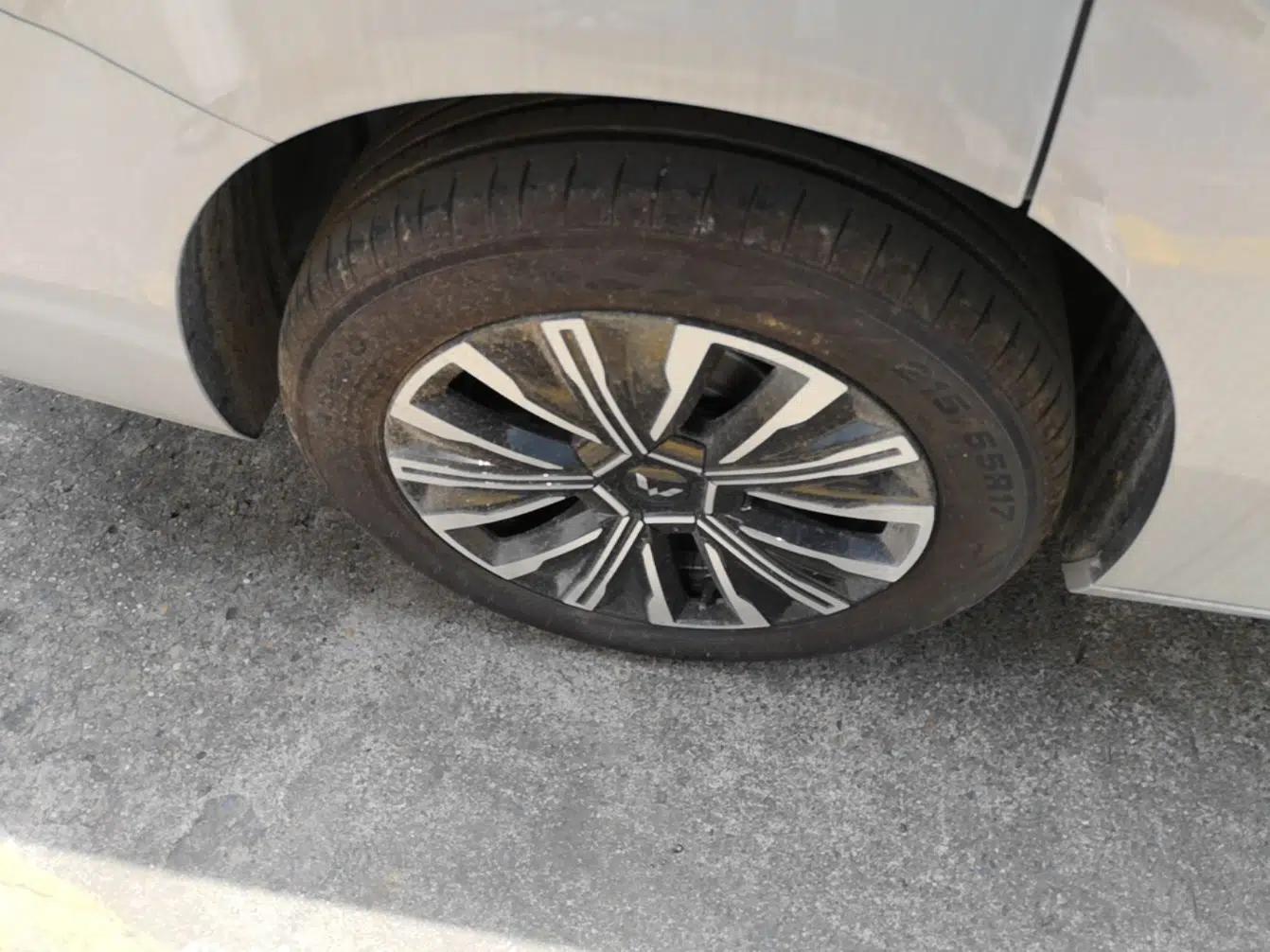 Wuling Starlight 730 2025 Model Plug-in Hybrid 125km Luxury Edition — миниатюра 10