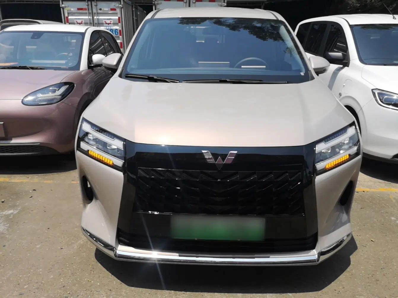 Wuling Starlight 730 2025 Model Plug-in Hybrid 125km Luxury Edition — миниатюра 2