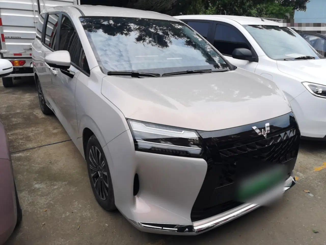 Wuling Starlight 730 2025 Model Plug-in Hybrid 125km Luxury Edition — миниатюра 3