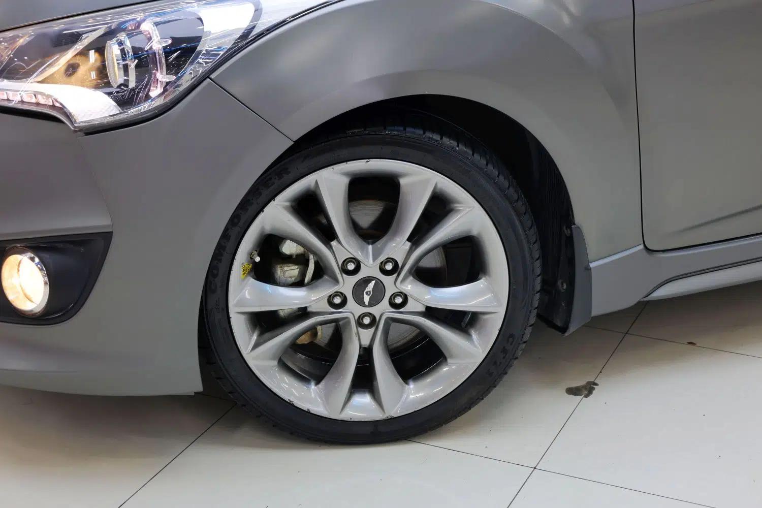 Hyundai Veloster 2015 1.6T Automatic Luxury Edition — миниатюра 13