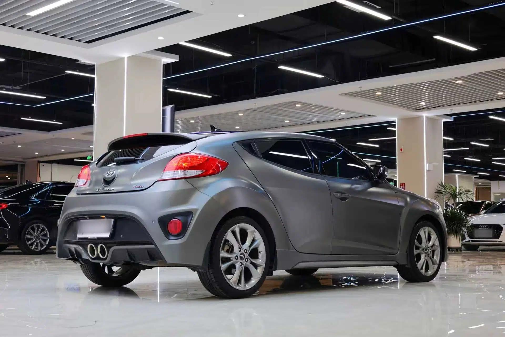 Hyundai Veloster 2015 1.6T Automatic Luxury Edition — миниатюра 14