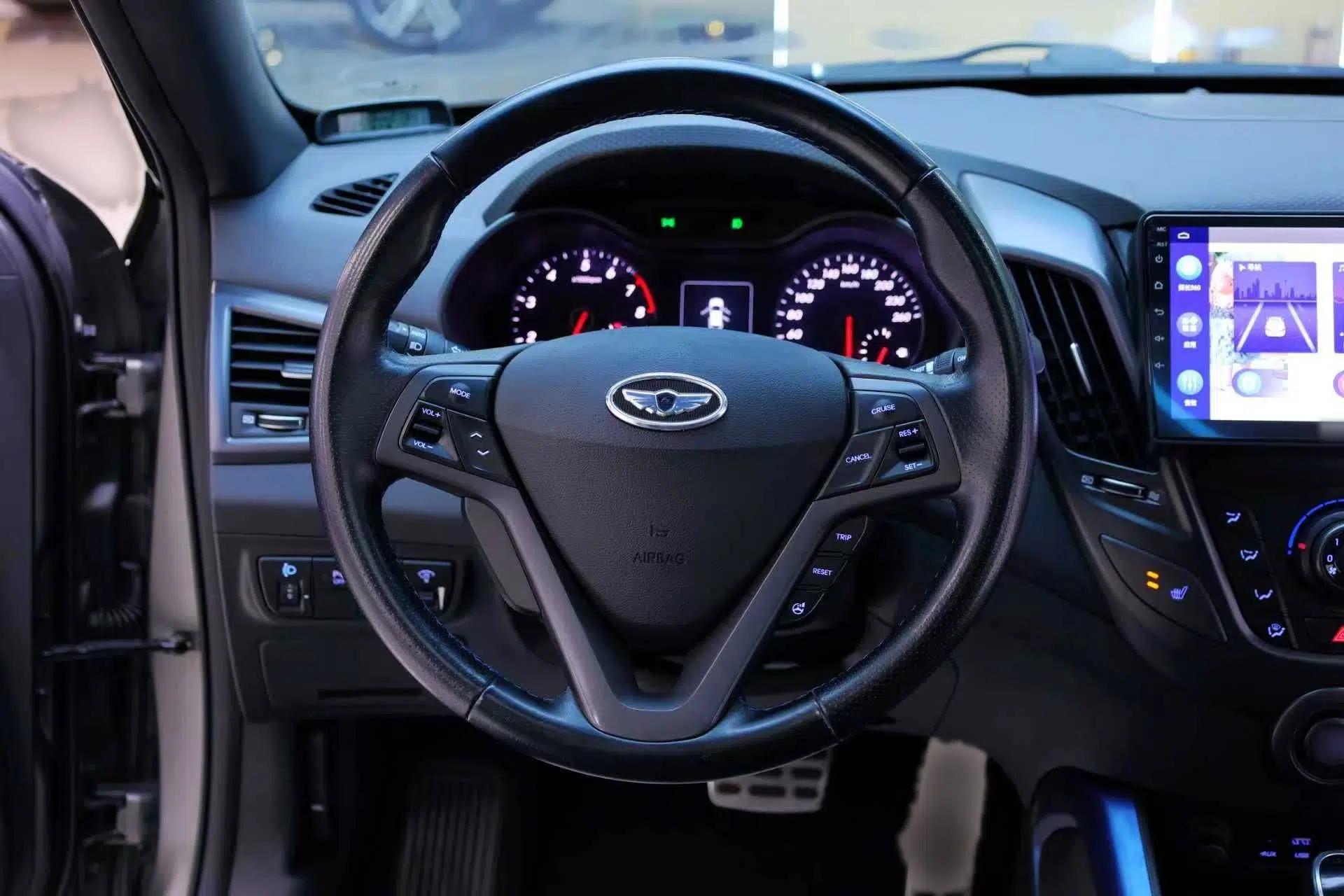 Hyundai Veloster 2015 1.6T Automatic Luxury Edition — миниатюра 16