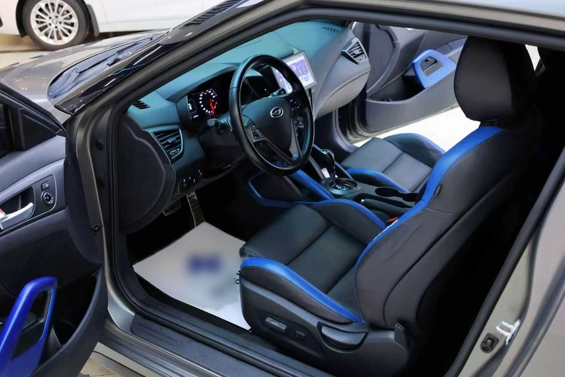 Hyundai Veloster 2015 1.6T Automatic Luxury Edition — миниатюра 24