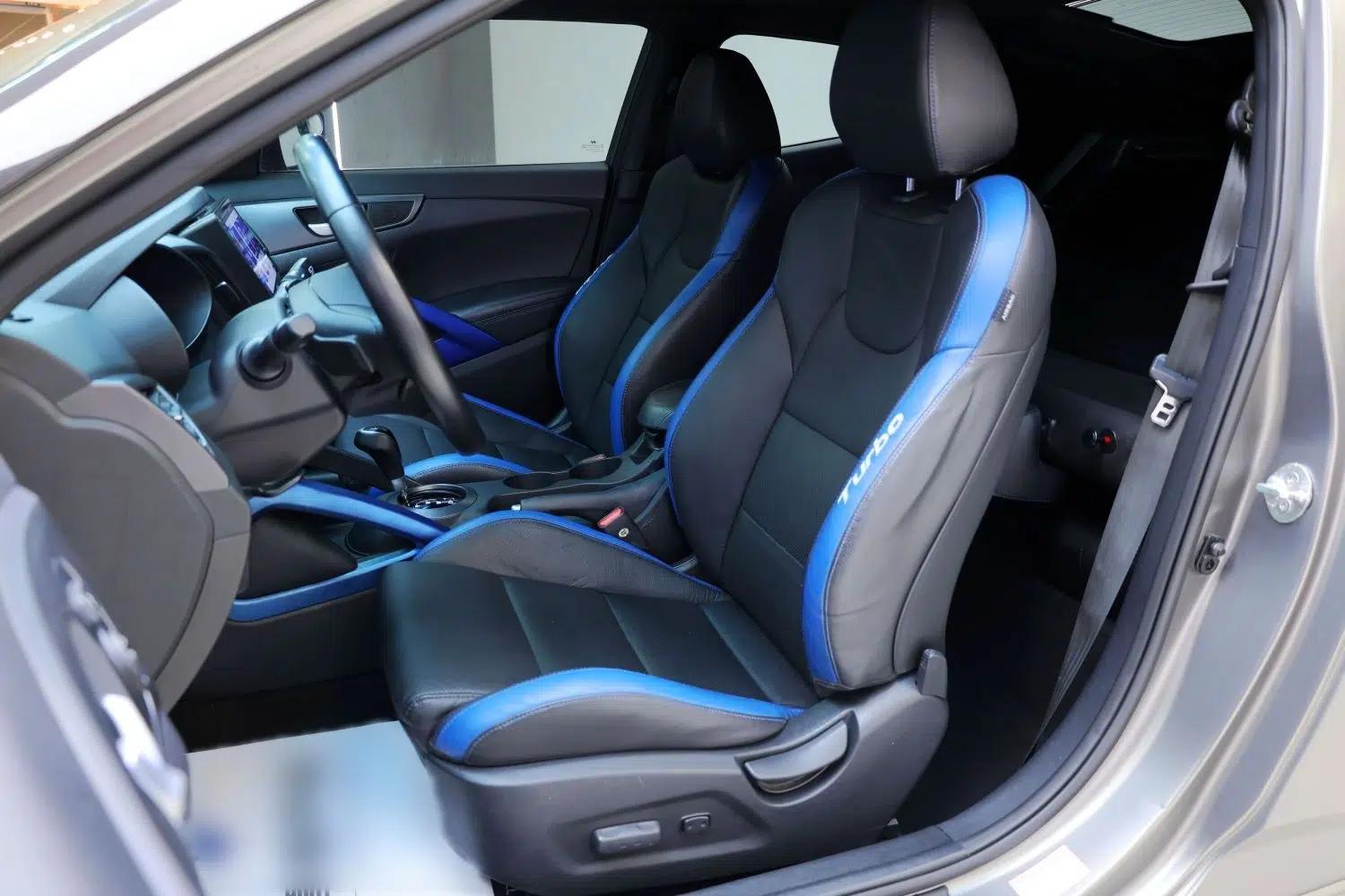Hyundai Veloster 2015 1.6T Automatic Luxury Edition — миниатюра 29
