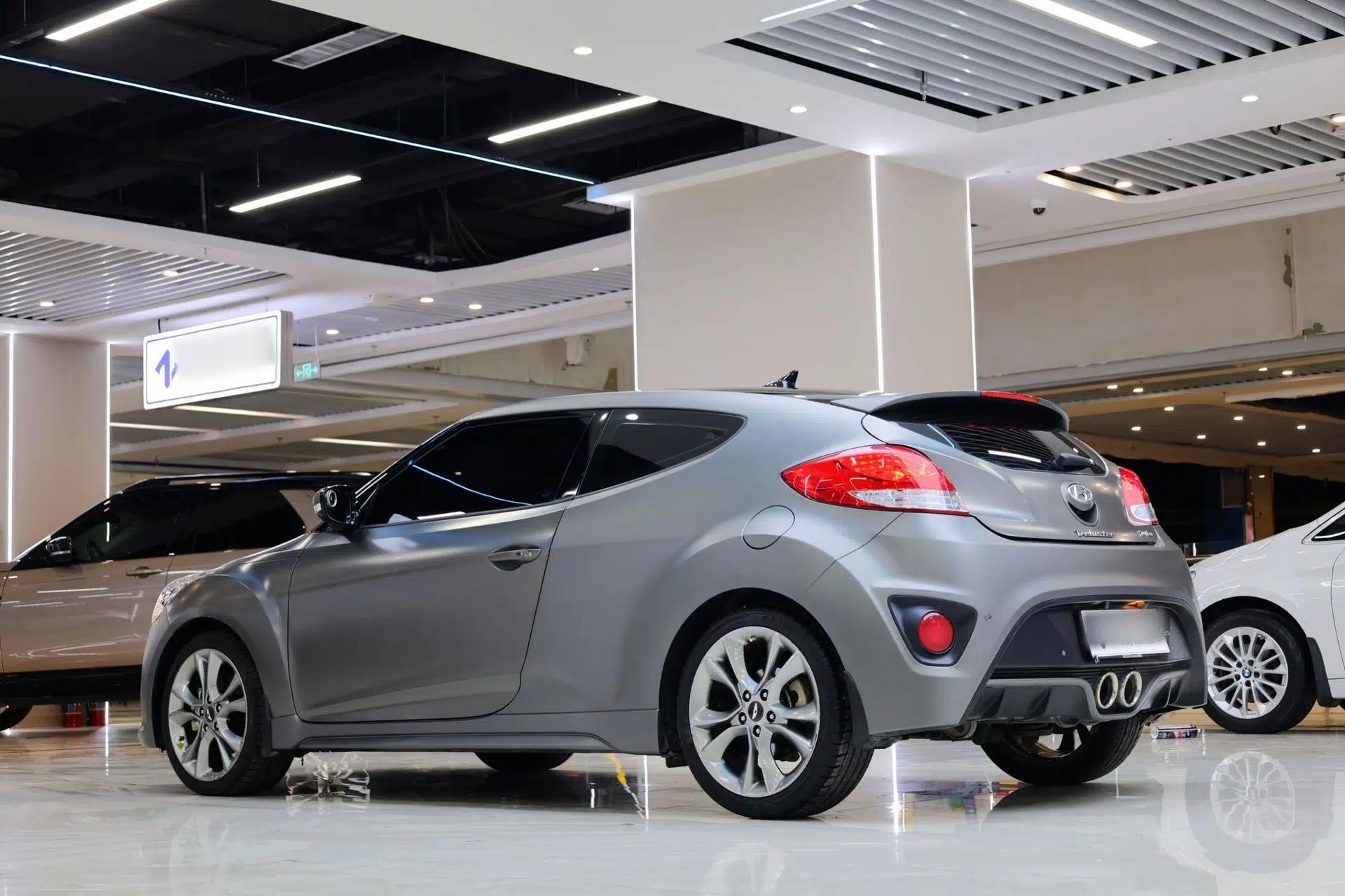 Hyundai Veloster 2015 1.6T Automatic Luxury Edition — миниатюра 5