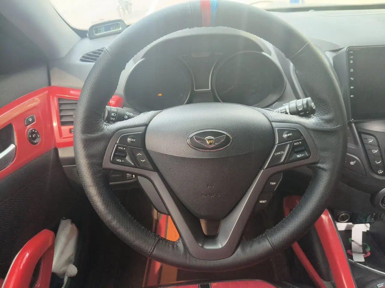 Hyundai Veloster 2012 1.6T Automatic Luxury Edition — миниатюра 11