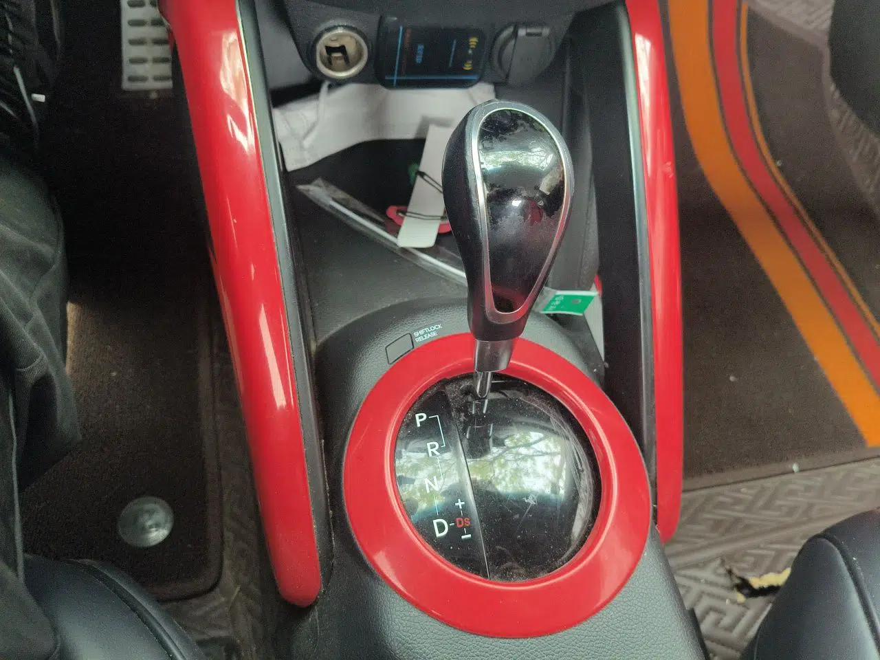 Hyundai Veloster 2012 1.6T Automatic Luxury Edition — миниатюра 15
