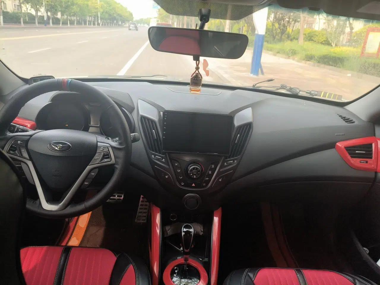 Hyundai Veloster 2012 1.6T Automatic Luxury Edition — миниатюра 10