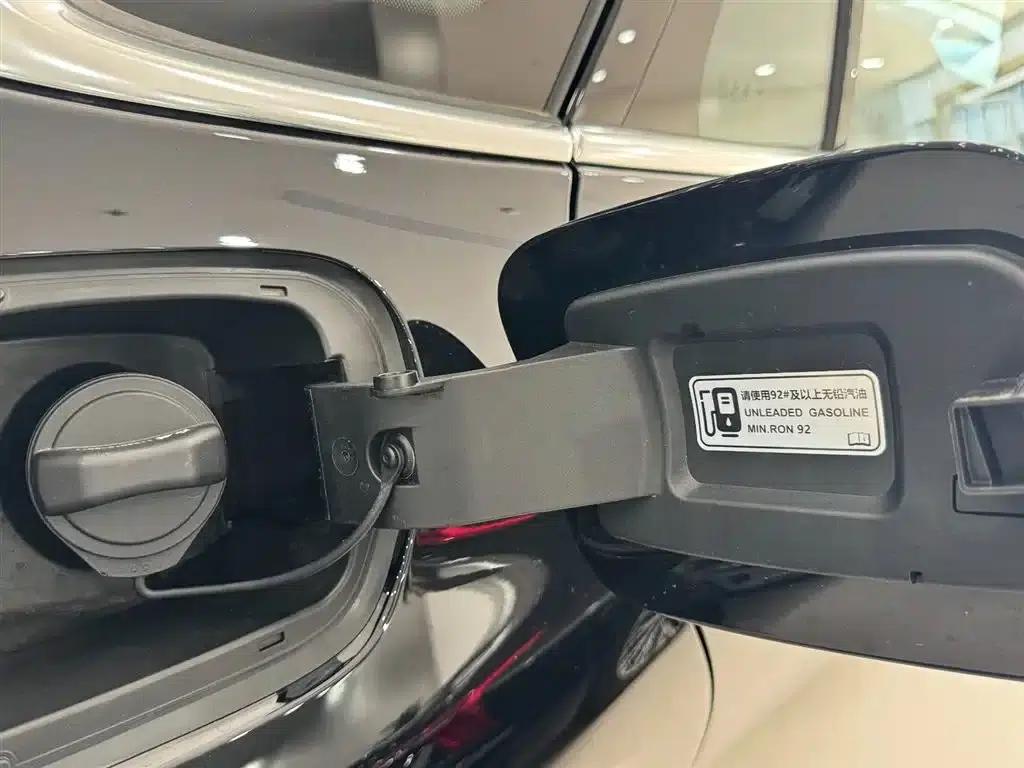 Hongqi H5 PHEV 2025 130 Super Hybrid Edition — миниатюра 11