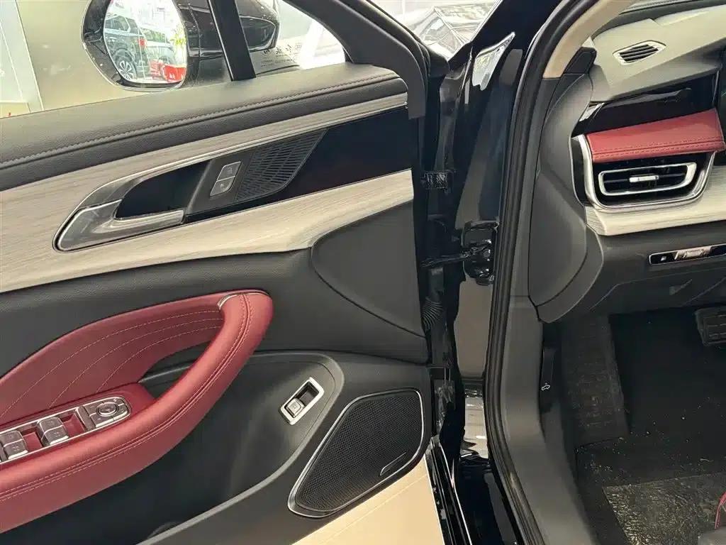 Hongqi H5 PHEV 2025 130 Super Hybrid Edition — миниатюра 4