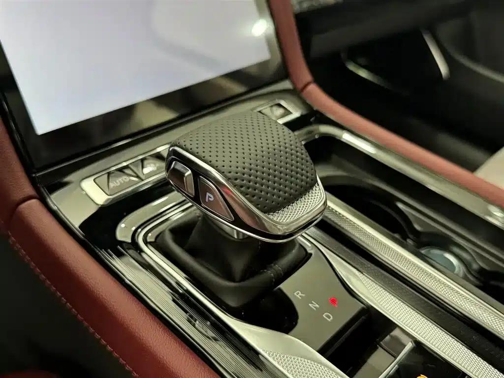 Hongqi H5 PHEV 2025 130 Super Hybrid Edition — миниатюра 7