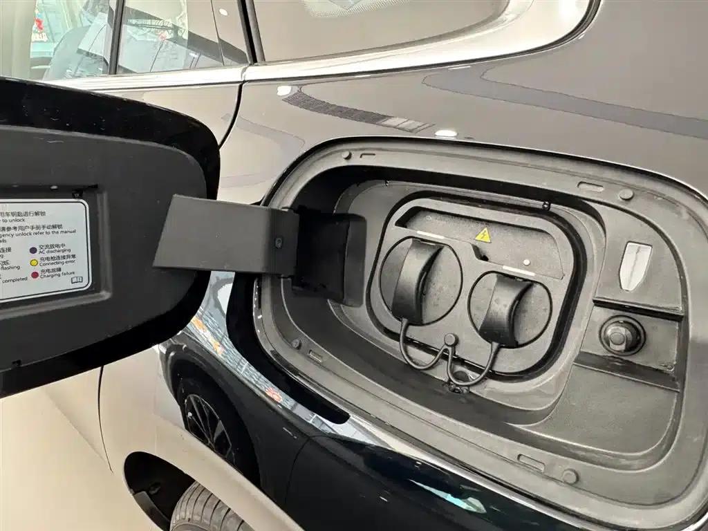 Hongqi H5 PHEV 2025 130 Super Hybrid Edition — миниатюра 10