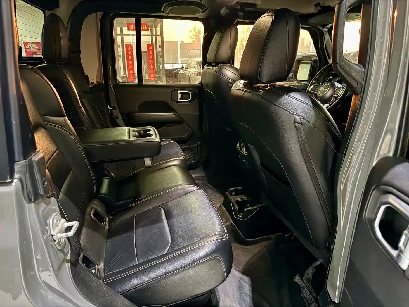 Gladiator 2022 3.6L First Edition — миниатюра 12