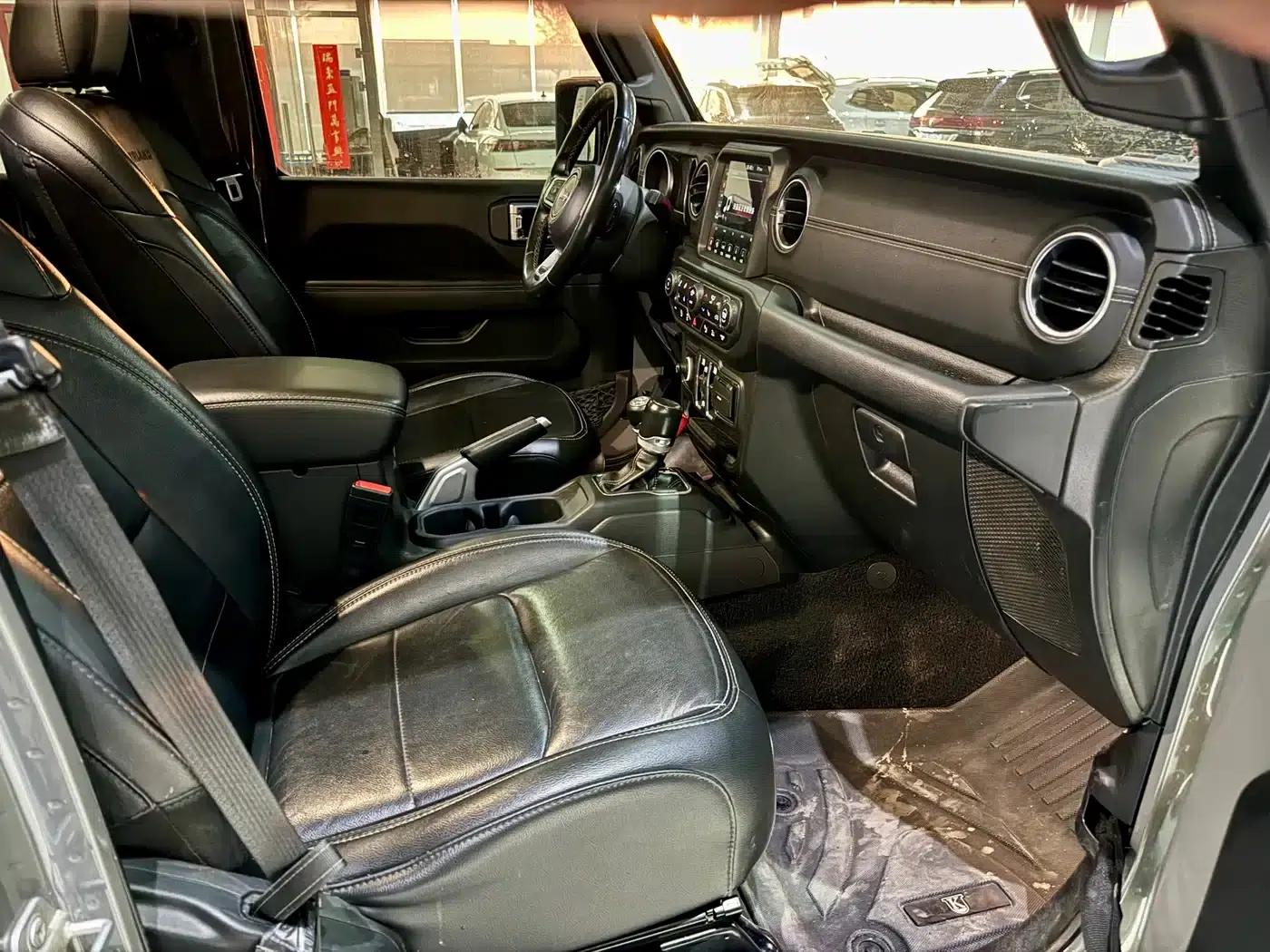 Gladiator 2022 3.6L First Edition — миниатюра 13