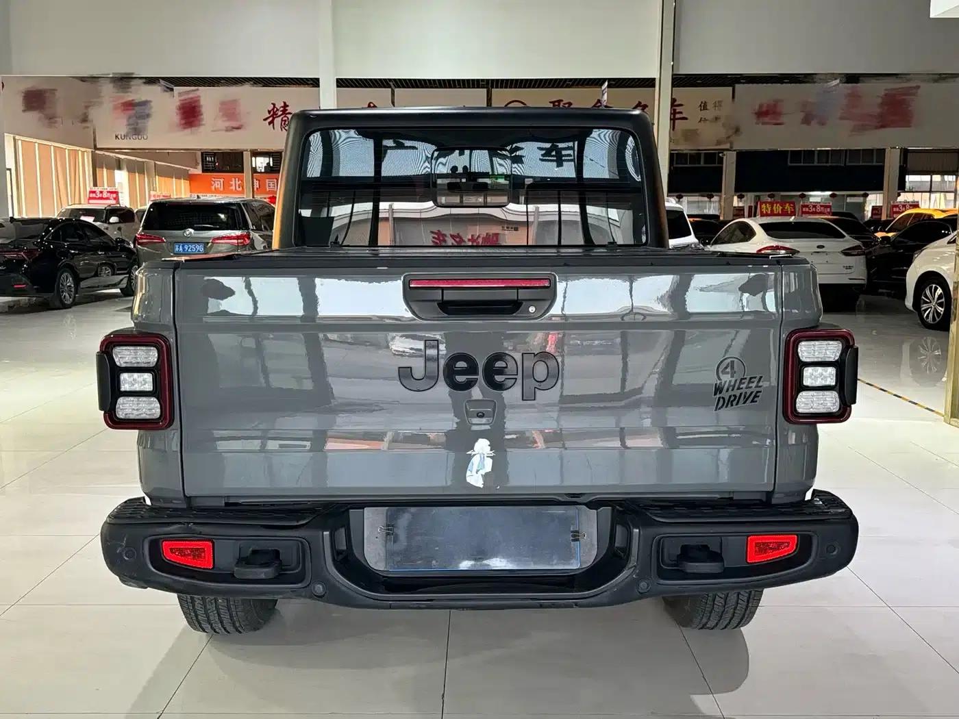 Gladiator 2022 3.6L First Edition — миниатюра 14