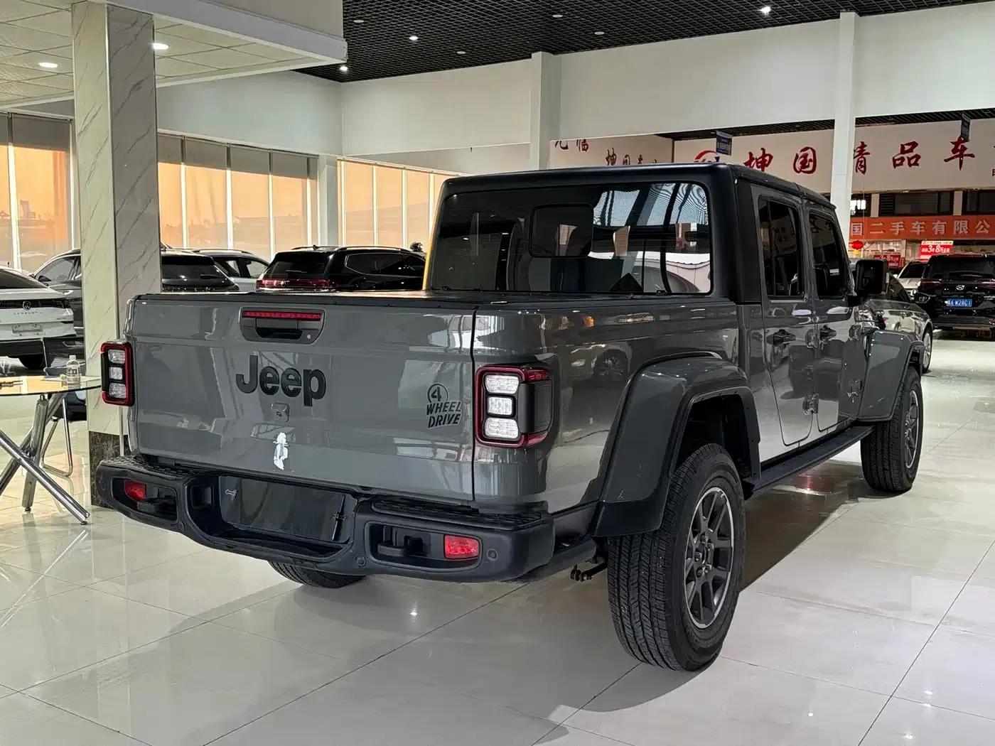 Gladiator 2022 3.6L First Edition — миниатюра 16