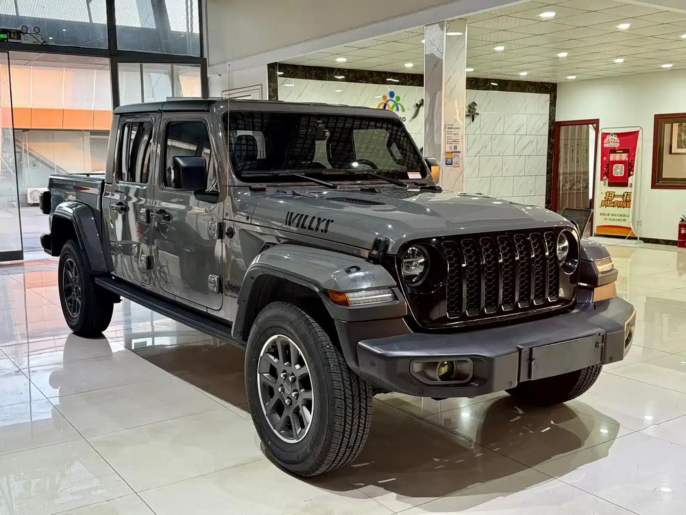 Gladiator 2022 3.6L First Edition — миниатюра 3