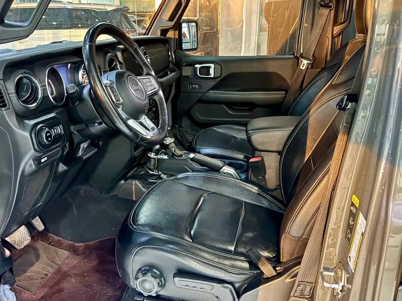Gladiator 2022 3.6L First Edition — миниатюра 4