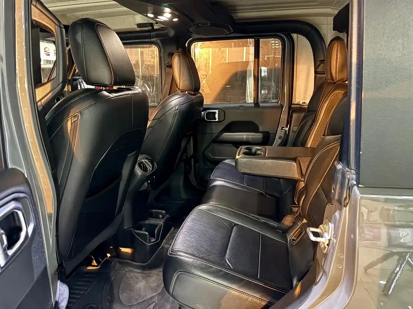 Gladiator 2022 3.6L First Edition — миниатюра 5