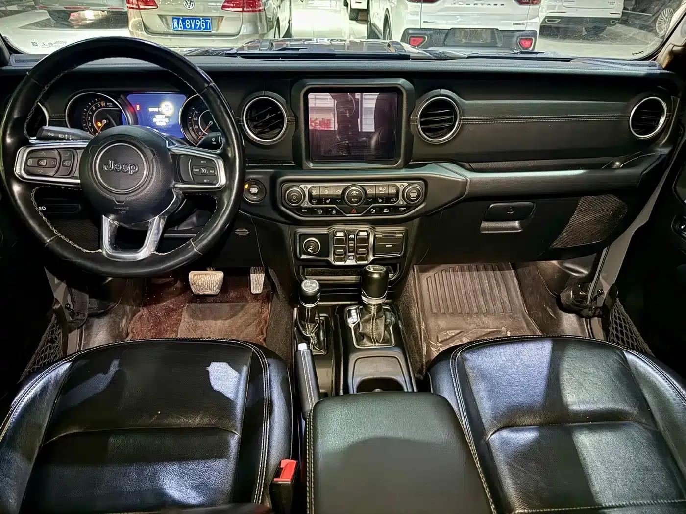 Gladiator 2022 3.6L First Edition — миниатюра 6
