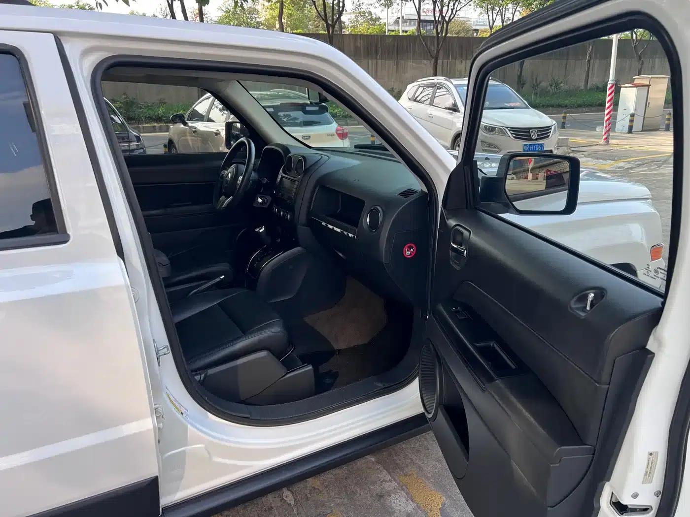 2014 Jeep Compass 2.0L Sport Enhanced Edition — миниатюра 7