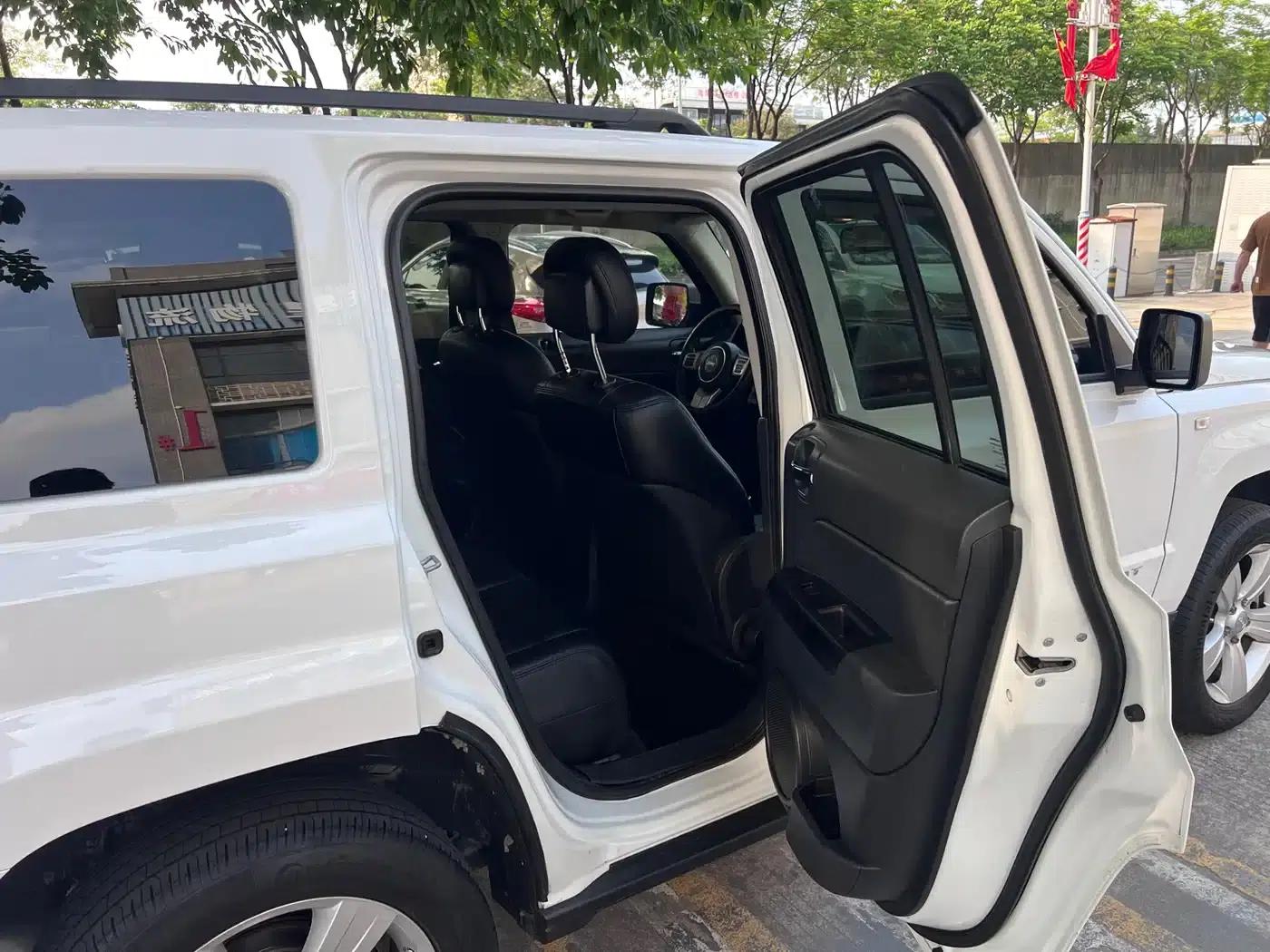 2014 Jeep Compass 2.0L Sport Enhanced Edition — миниатюра 8