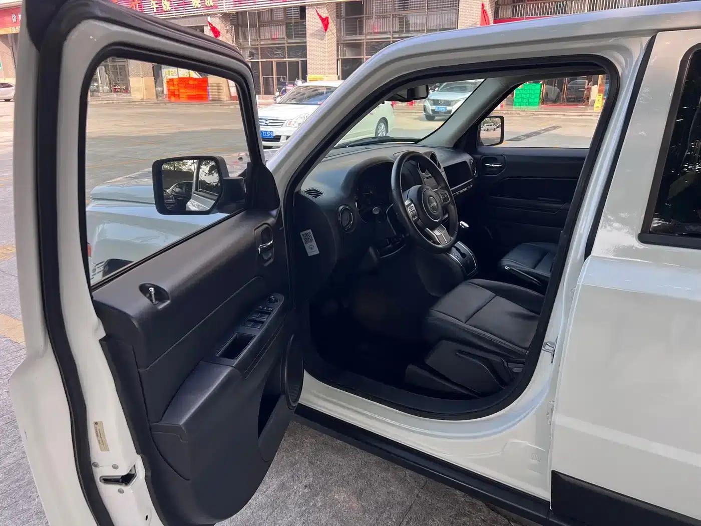 2014 Jeep Compass 2.0L Sport Enhanced Edition — миниатюра 10