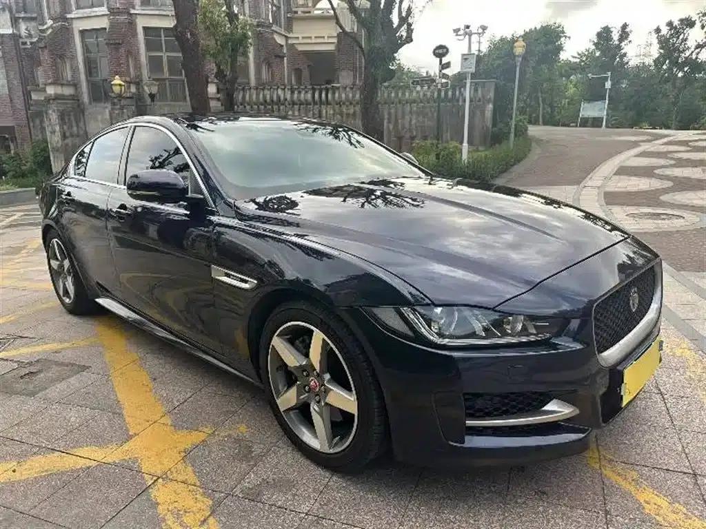 Jaguar XE 2017 2.0T 200PS R-Sport — миниатюра 2