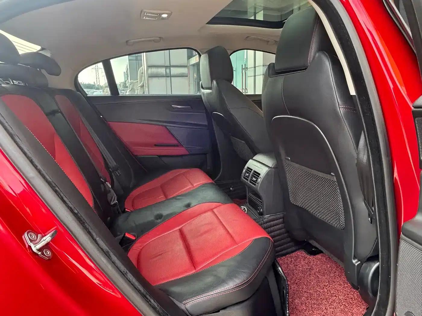 Jaguar XE 2015 2.0T 240PS R-Sport — миниатюра 13