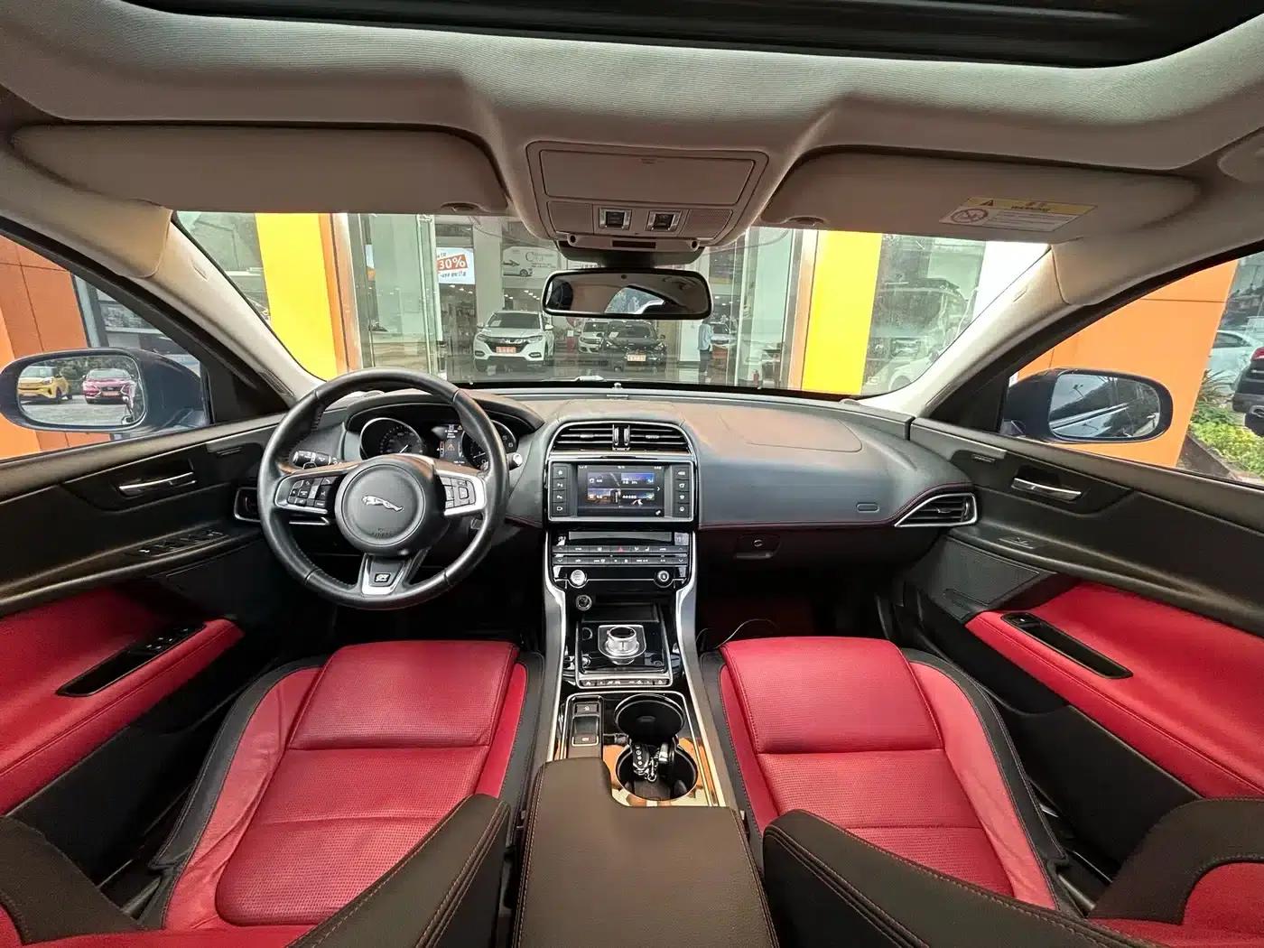 Jaguar XE 2015 2.0T 240PS R-Sport — миниатюра 16