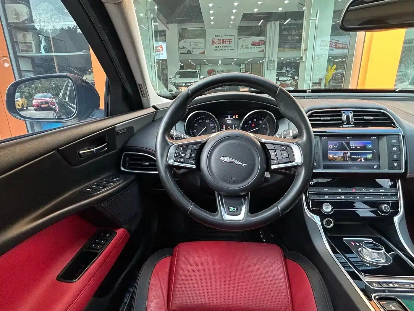 Jaguar XE 2015 2.0T 240PS R-Sport — миниатюра 17