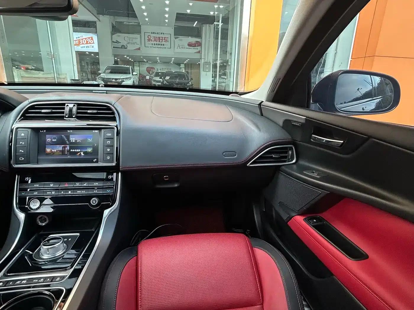 Jaguar XE 2015 2.0T 240PS R-Sport — миниатюра 18