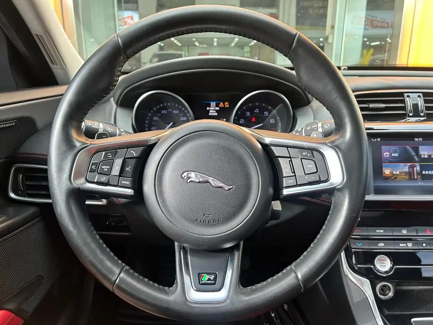 Jaguar XE 2015 2.0T 240PS R-Sport — миниатюра 21